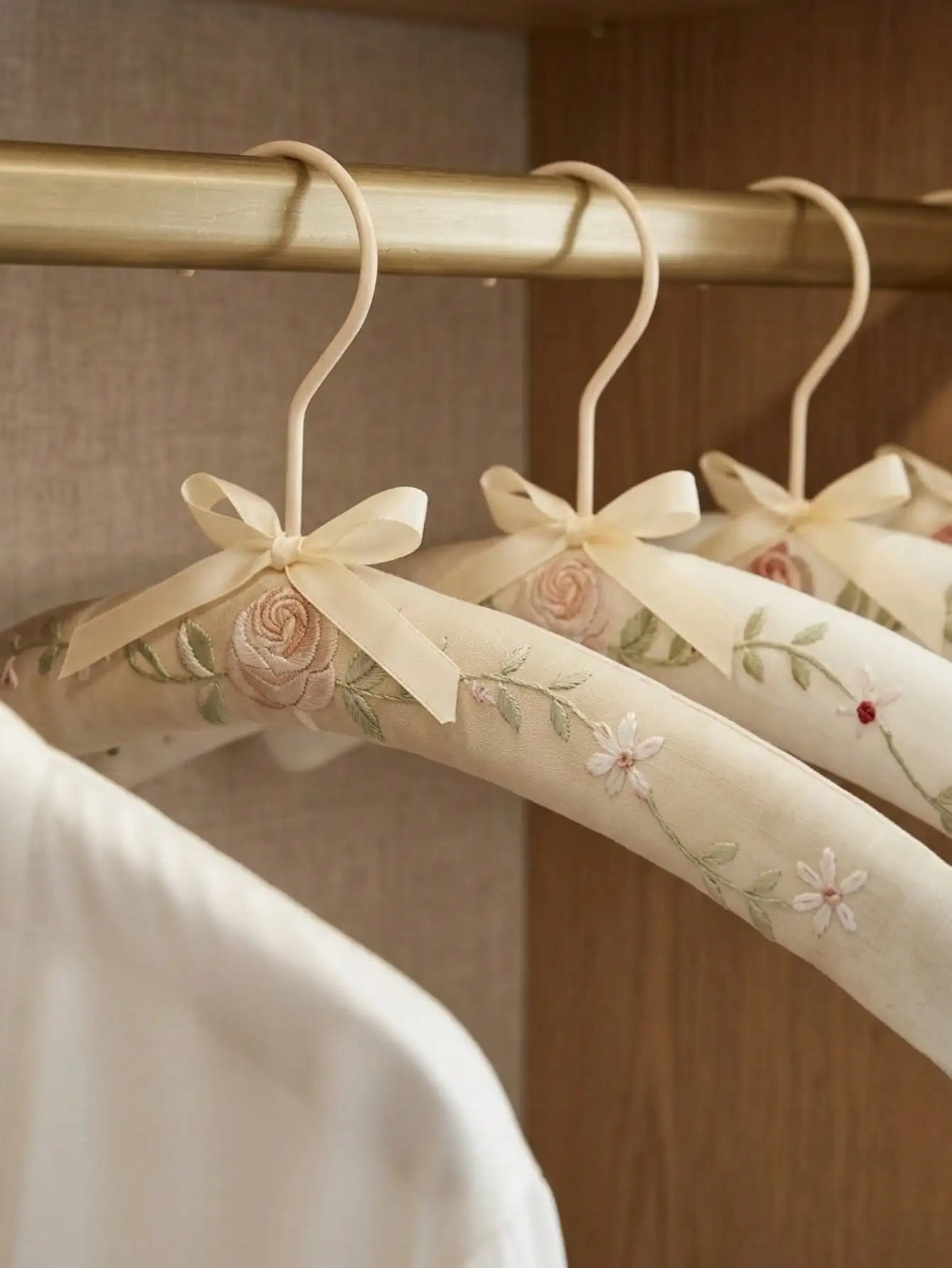Embroidery-Covered Hanging Rac – обзор и цена Embroidery Gift